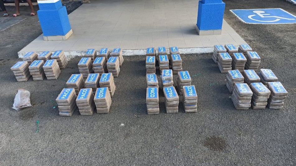 Decomisan 241 paquetes con droga en Punta Mala, Los Santos