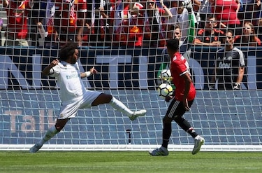 Manchester United vence al Real Madrid en penaltis