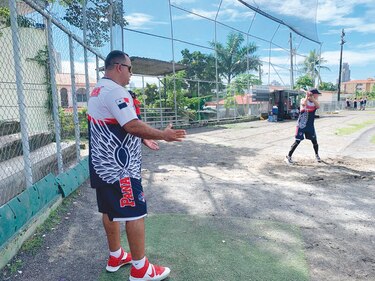 Panamá le da la pelota a Ángel Soriano para encarar a Japón