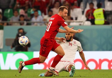 La intensidad de Túnez se cuela en la fiesta del regreso de Eriksen