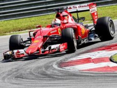 Sebastian Vettel somete a los Mercedes; Ferrari vuelve a ganar 686 días después