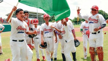 Panameños dominan premios individuales