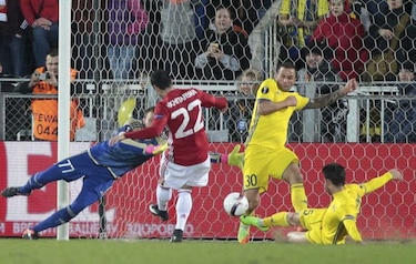 Manchester United empata en Rusia y Ajax cae en Copenhague
