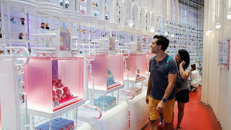 Furor por las Labubu: cómo las muñecas chinas coleccionables se han vuelto un fenómeno global