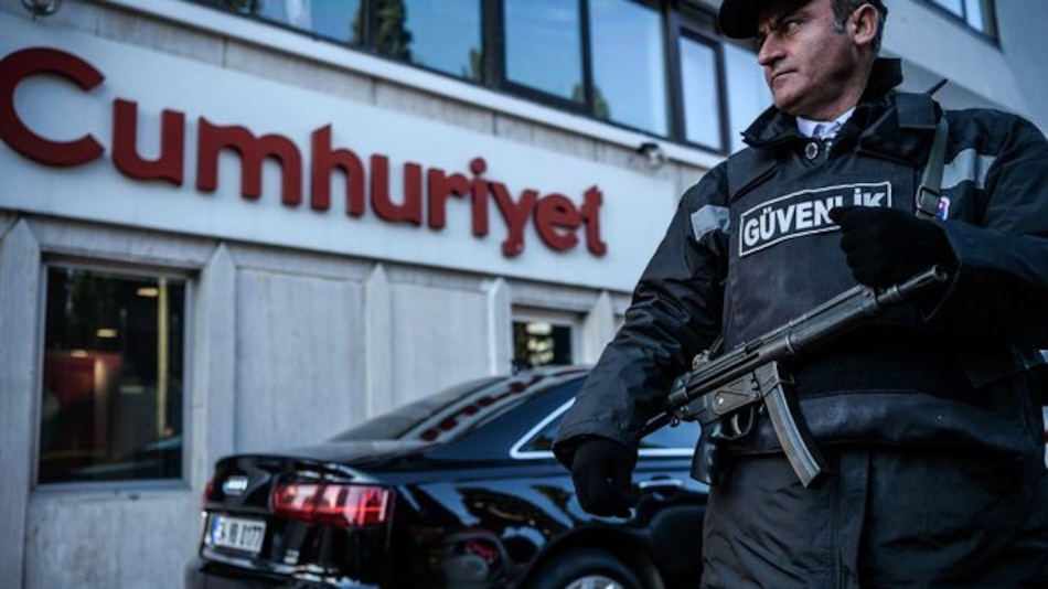 Turquía detiene al presidente de un diario opositor