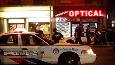 Balacera en Toronto deja dos muertos y 14 heridos