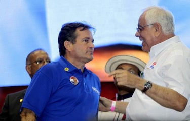 Reviven fricciones entre fundadores del PRD y Juan Carlos Navarro
