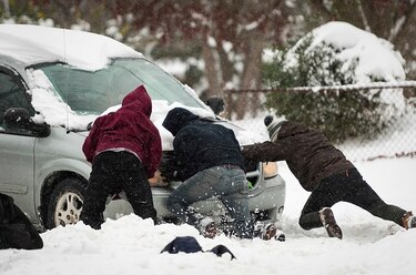 Tormenta azota el sureste de Estados Unidos; cancelan vuelos