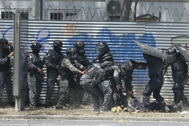 Policía reporta 16 agentes lesionados, 480 detenidos y $267 mil en daños tras disturbios en la avenida Balboa