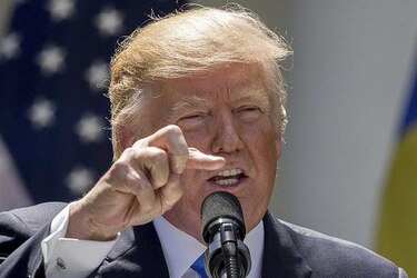 Trump niega haber pedido a Comey frenar investigación del FBI sobre Flynn