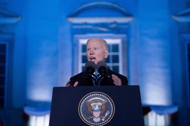 Biden dice que Putin ‘no puede permanecer en el poder’ en Rusia