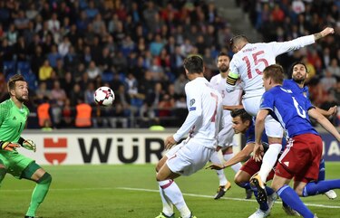 España golea 8-0 a Liechtenstein y tiene un pie en Rusia-2018
