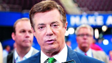 Trump indulta a Paul Manafort y Charles Kushner