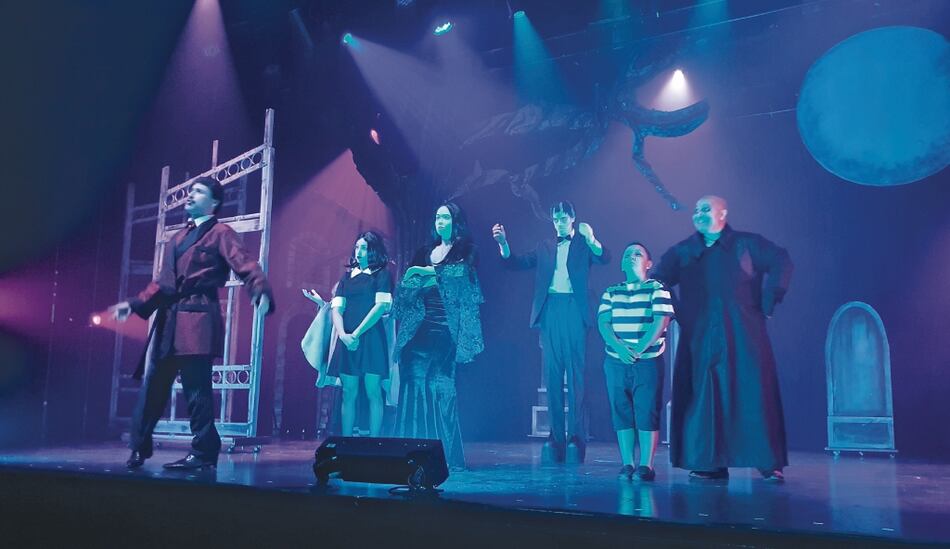 Los raros son los otros