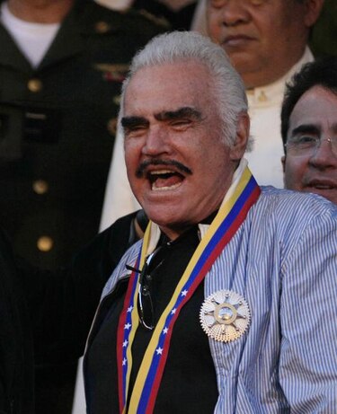 Vicente Fernández será operado por deformación en su hígado