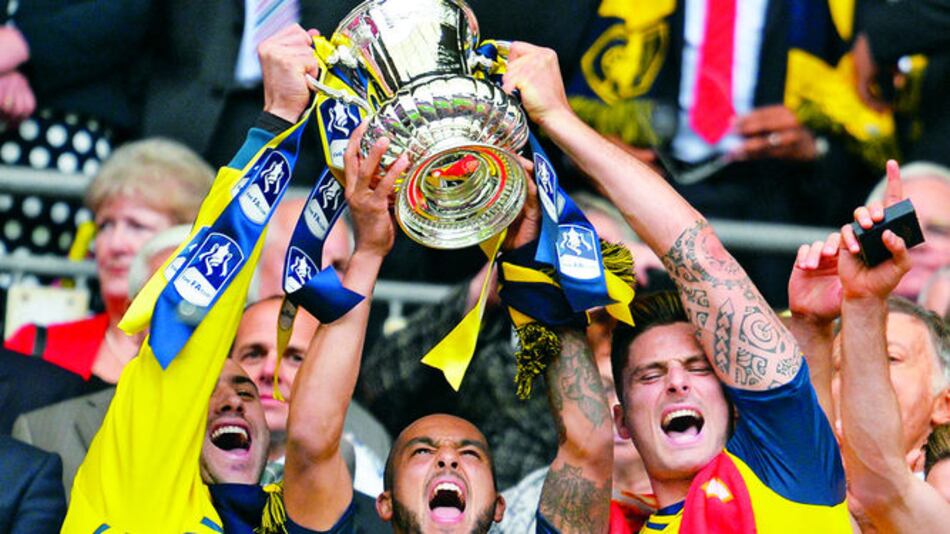 Arsenal golea al Aston Villa 4-0 y gana la Copa FA