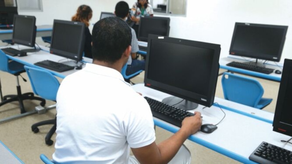 Futuros médicos de la UP exigen subir el puntaje mínimo del examen de certificación