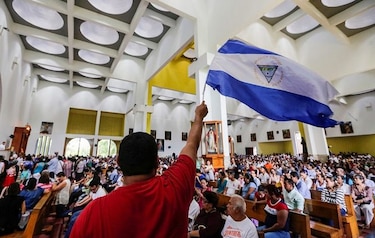 Recuerdan con una misa a los muertos y detenidos en las protestas
