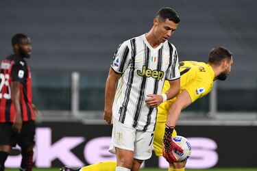 Juventus cae 3-0 en casa con el Milan y baja al quinto puesto
