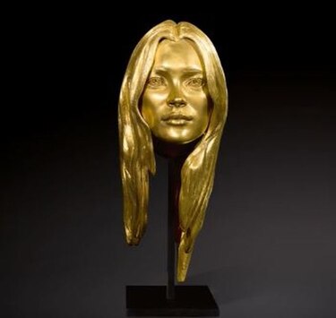 Sotheby’s vende artículos de oro en subasta 'El Toque de Midas'