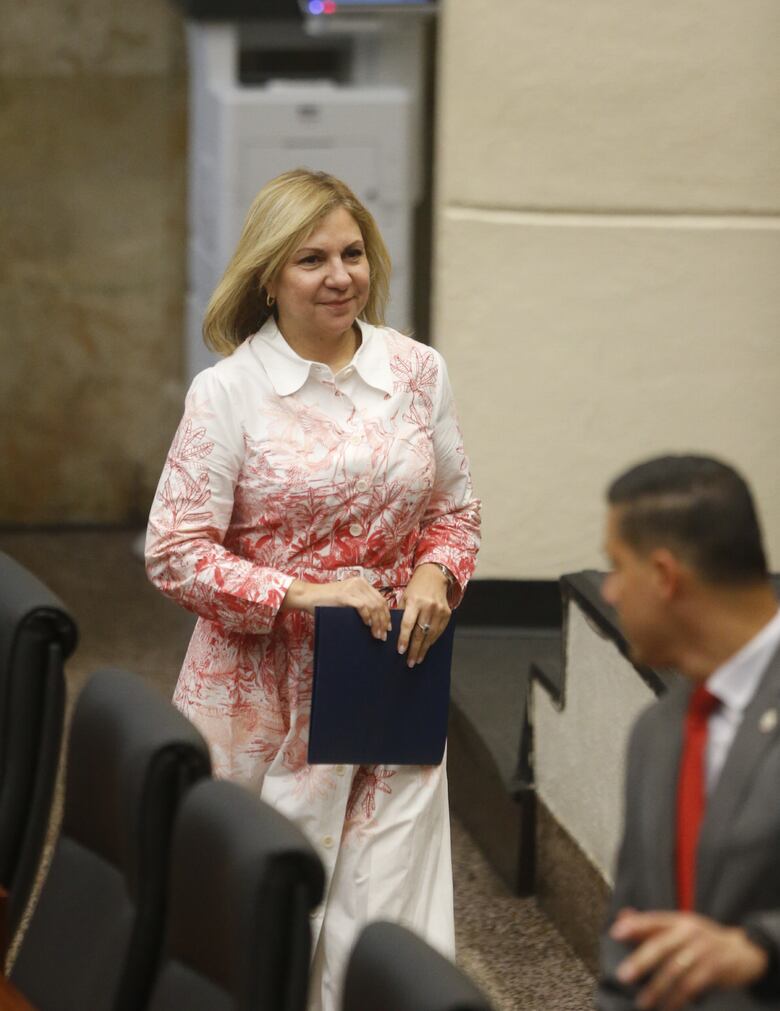 Ministra de Gobierno responde a Martinelli sobre contratos para alimentos en las cárceles