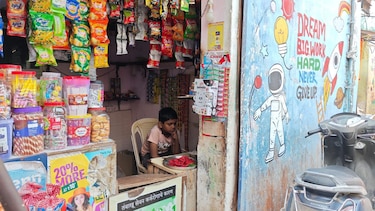 La profesora que se ganó $1 millón por convertir barrios marginales en aulas al aire libre