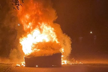 Estados Unidos: investigan incendio ‘espontáneo’ de un Tesla de alta gama