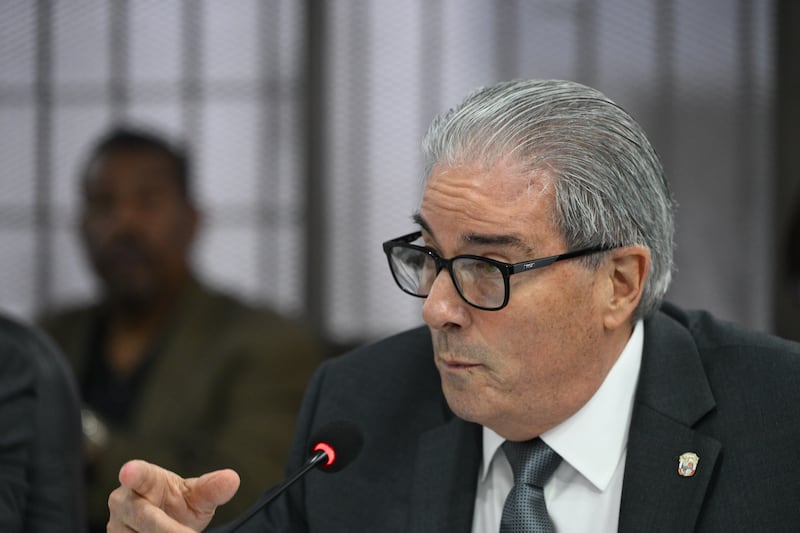 Boyd Galindo propone que médicos que fallen dos veces el examen de certificación vuelvan a la facultad