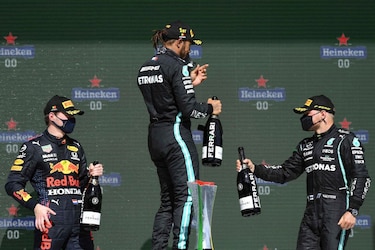 Red Bull y Mercedes continúan su duelo en España