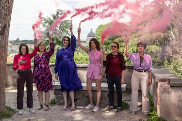 Una fumata rosa pide durante el cónclave una mayor presencia de mujeres en la Iglesia