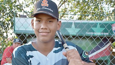 Gamaliel González gana el Más Valioso del torneo juvenil