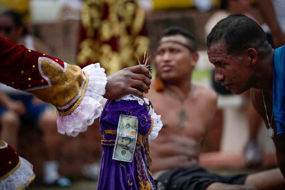 ‘¿Quién vive? ¡El Naza!’, gritan los penitentes y devotos del Cristo Negro en Panamá
