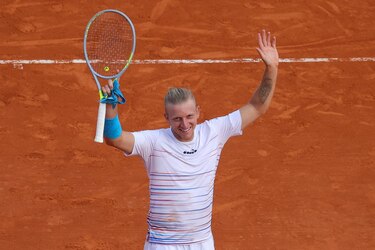 Djokovic cae eliminado en su debut en Montecarlo ante el español Davidovich