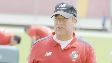 Bolillo Gómez hará su debut con Honduras ante Panamá