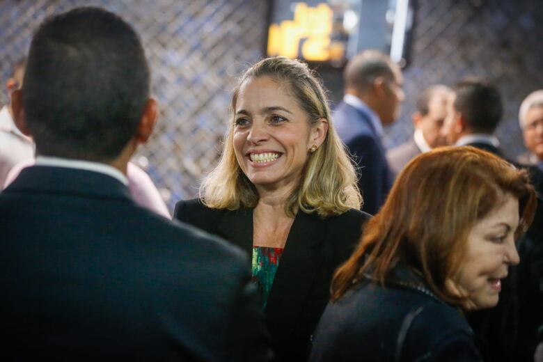 En medio de una confusa jornada, la Comisión de Credenciales se declara en sesión permanente para ratificar a los funcionarios designados por el Ejecutivo