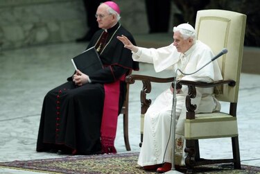 El papa insta a un nuevo humanismo capaz de generar cultura y compromiso