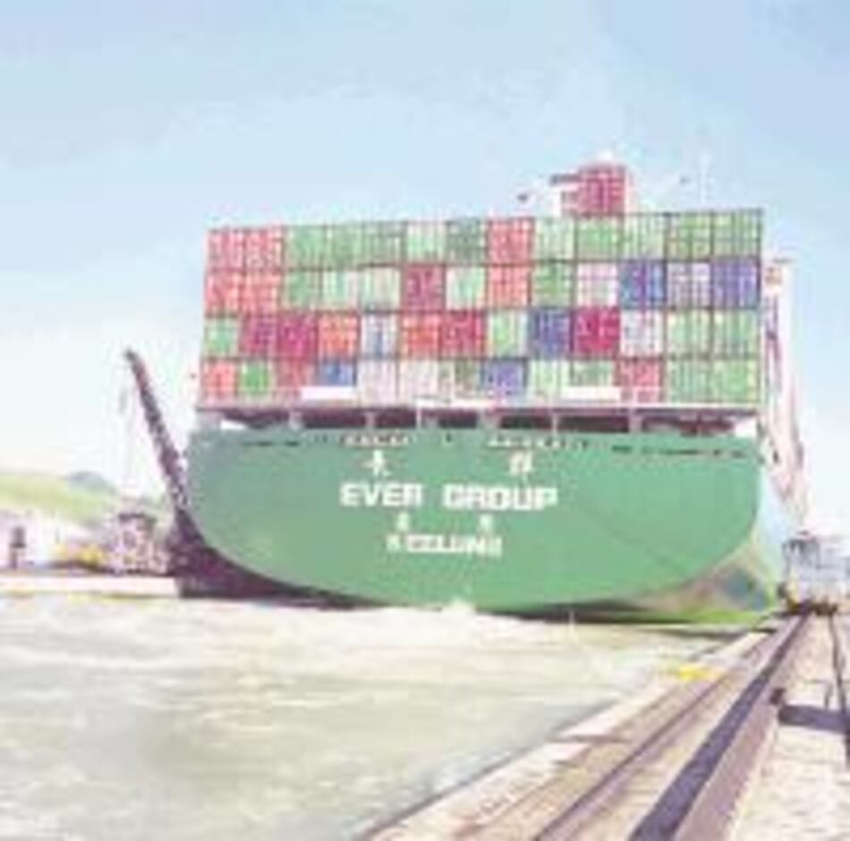 Postpanamax dominan flota mundial