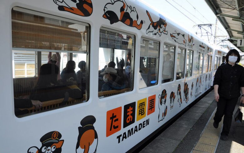 Muere Tama, la gata que salvó una estación de tren de la ruina