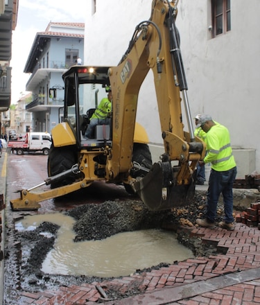 Vecinos cuestionan retrasos y calidad de obras en el Casco Antiguo