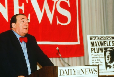 Quién era el controversial magnate Robert Maxwell, el padre de Ghislaine Maxwell, la única condenada por el caso Epstein