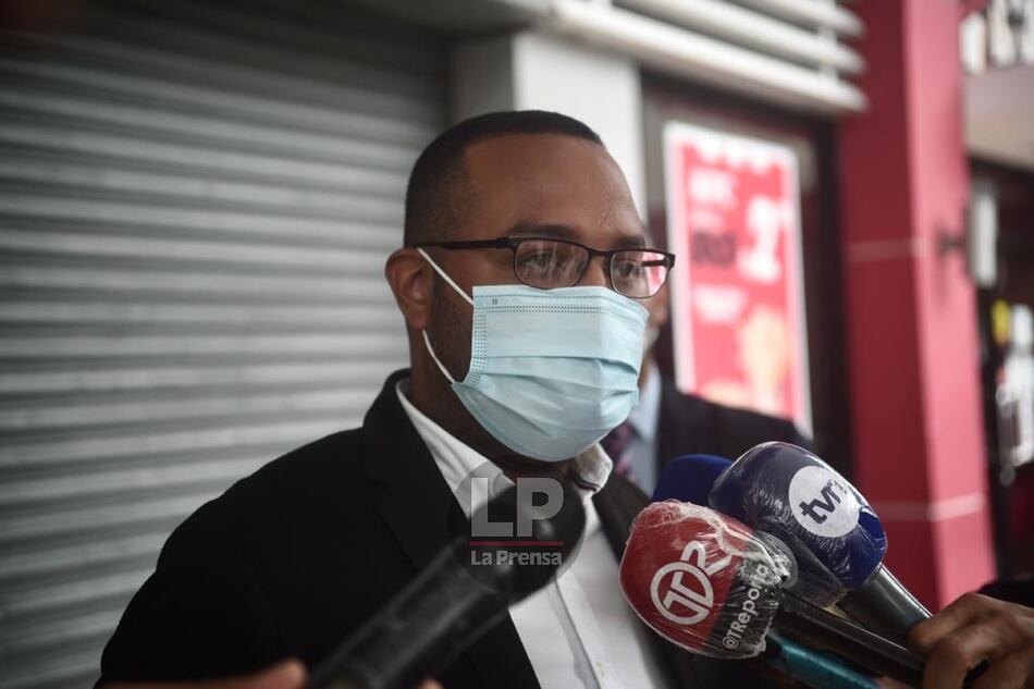 Funcionario de la Presidencia admite que estaba en La Fragata; ahora denuncia a Mauricio Valenzuela