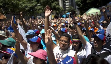 Oposición y chavismo vuelven a medir fuerzas en la calle