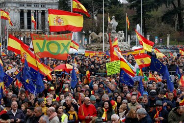 Miles de personas vuelven a protestar en España contra la amnistía y Pedro Sánchez