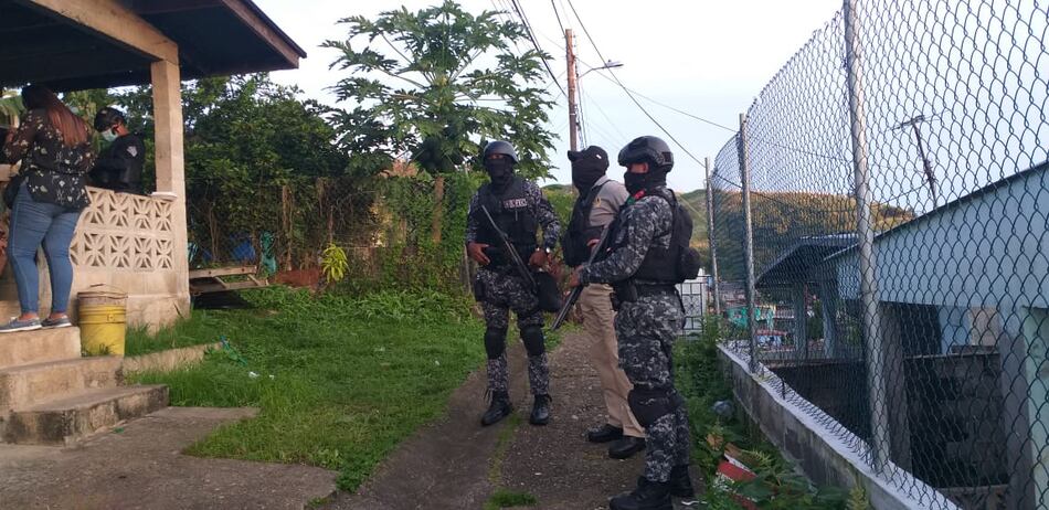 Hallan chalecos antibalas utilizados durante el homicidio de dirigente del PRD