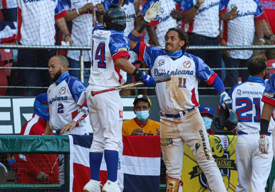 Dominicana vence 4-3 a Panamá y avanza a la final de la Serie del Caribe