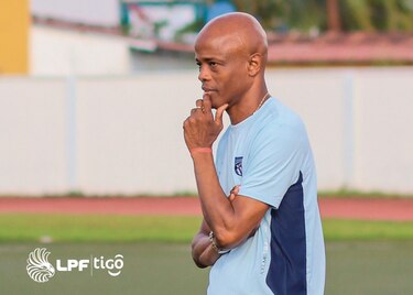 Julio César Dely Valdés volvería al banquillo