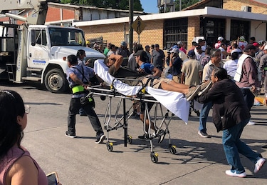 Suben a 10 los muertos y 60 los heridos por el colapso de una iglesia del norte de México