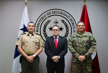 ¿Cuánto gana el nuevo director de Senafront? 
