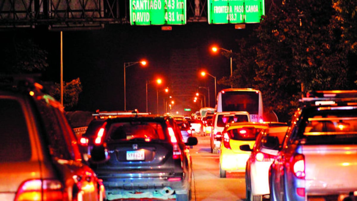 Datos de la Autoridad del Tránsito y Transporte Terrestre muestran que por esta vía diariamente se trasladan, en ambas direcciones, unos 55 mil vehículos.