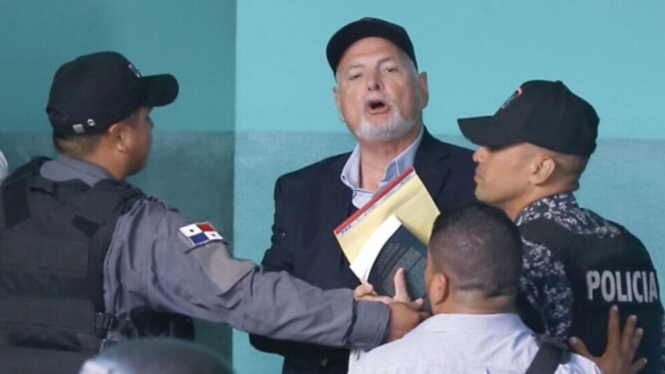 Por segunda ocasión, Martinelli querella al diario 'La Estrella' por un artículo de opinión